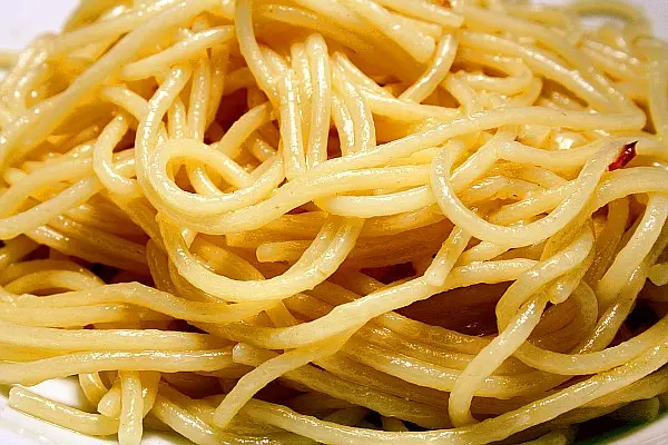 Spaghetti con burro e parmigiano